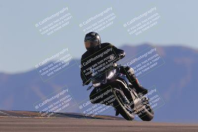 media/Nov-06-2023-Moto Forza (Mon) [[ce023d0744]]/3-Intermediate Group/Session 5 (Turn 9)/
